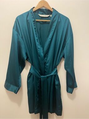 Victoria's Secret Dark Green Satin Short Kimono Robe with Waist Tie